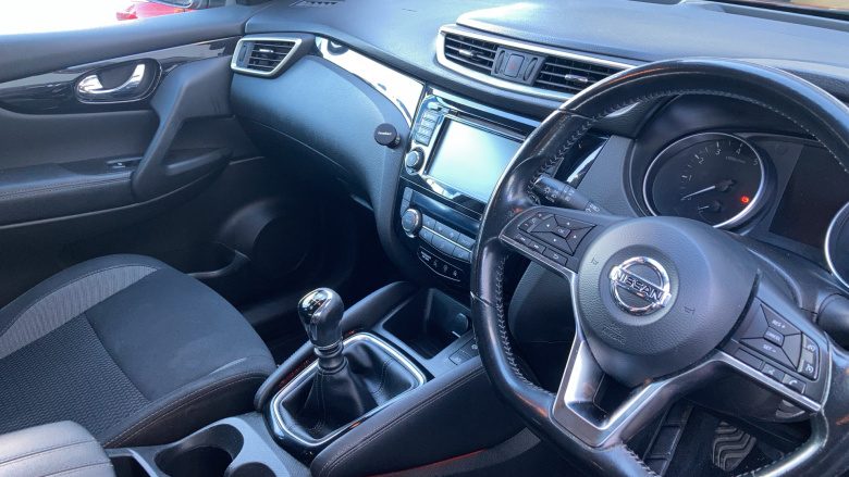 Nissan Qashqai 1.3 DiG-T Acenta Premium 5dr Petrol Hatchback